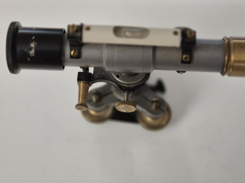 Antikes nivellier instrument - antikes, nivellier-instrument
